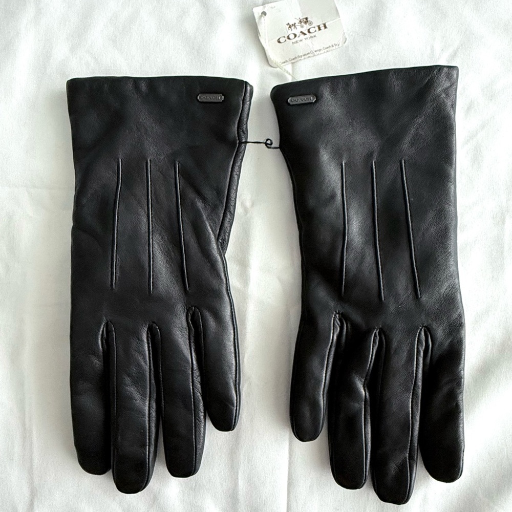 Coach Soft Black Leather Gloves Women’s Size 7 Retail $118.00 NWT